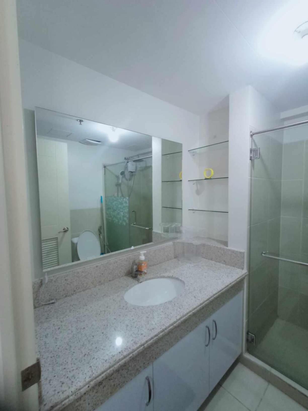 Brio Towers Condominuim Mandaluyong Exterior foto